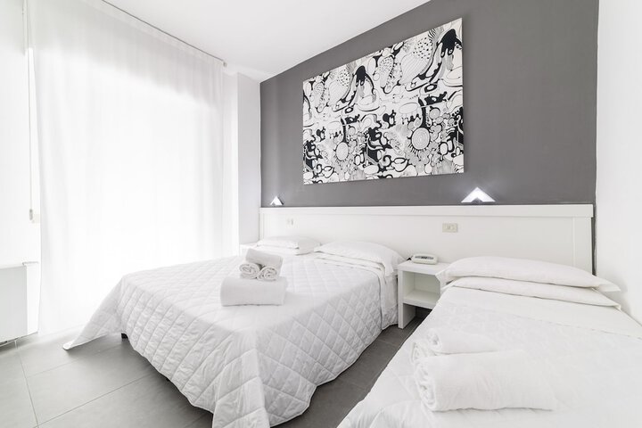 Room 12 of 62