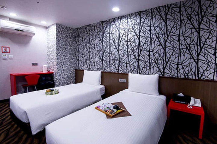 Room 19 of 36