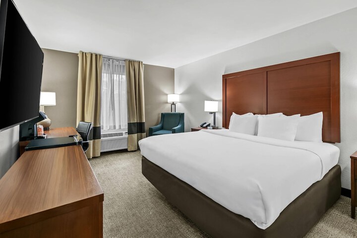 Room 34 of 77