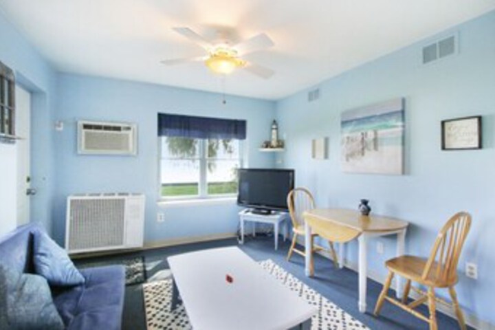 Room 13 of 20