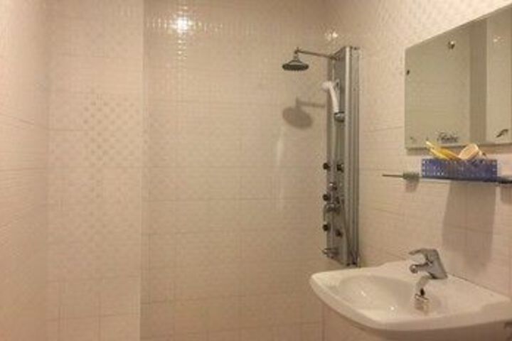 Room 2 of 9