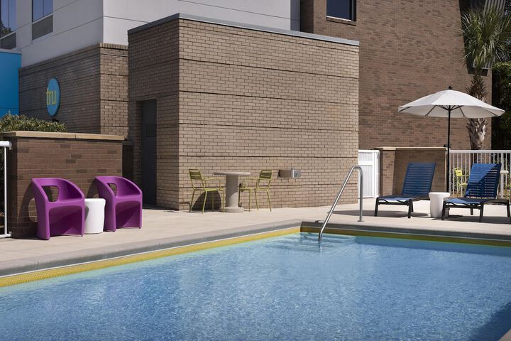 Pool 44 of 69