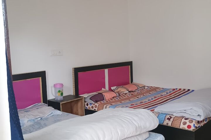 Room 16 of 40