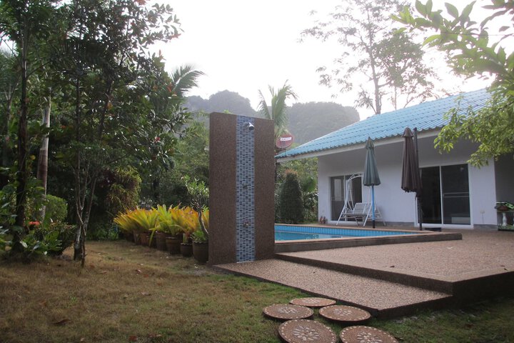 Hotel Pool