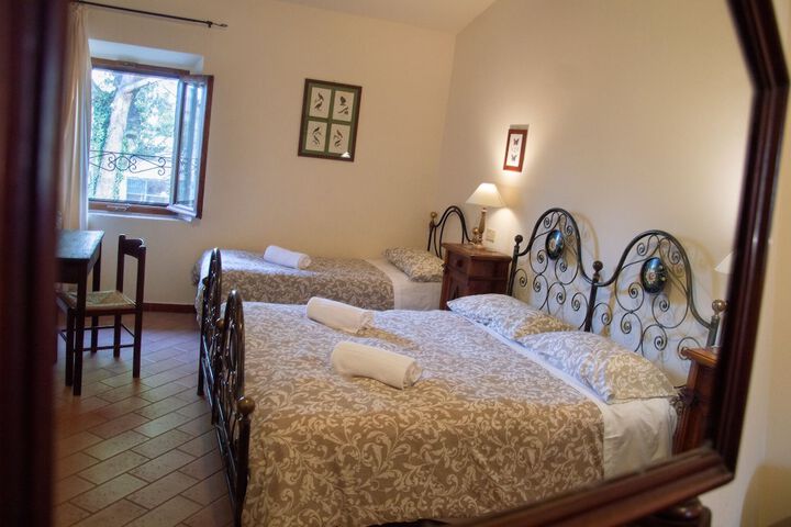 Room 10 of 29