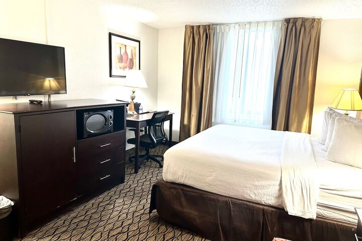 2 Queen Beds (4 of 6)