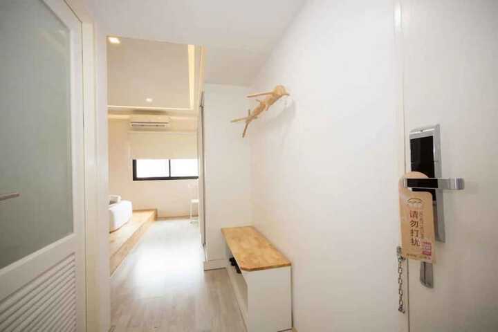 Room 30 of 89