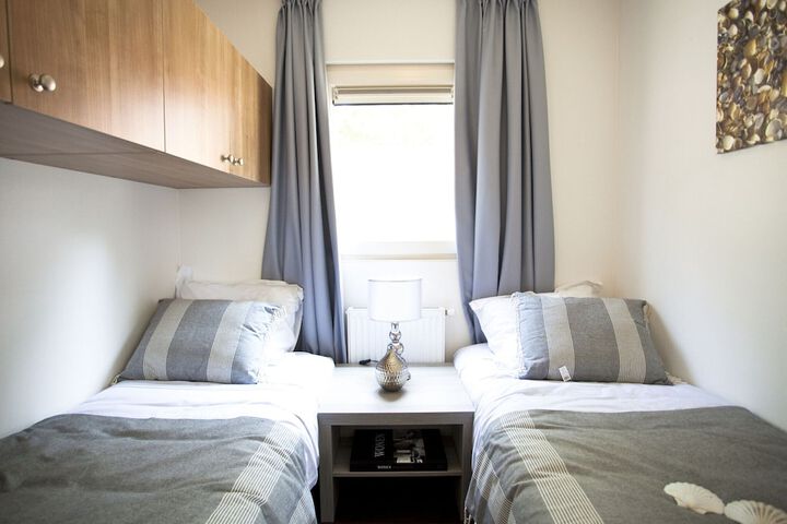 Room 2 of 40