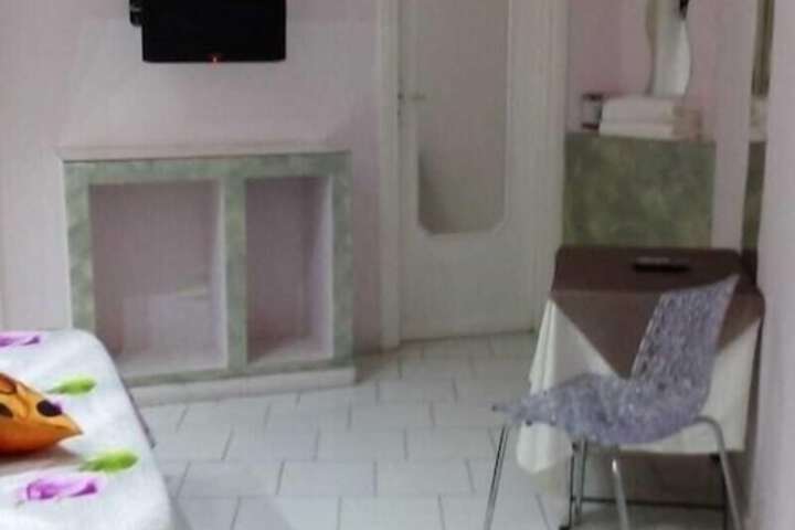 Room 16 of 34