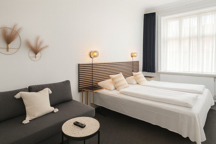 Room 16 of 26