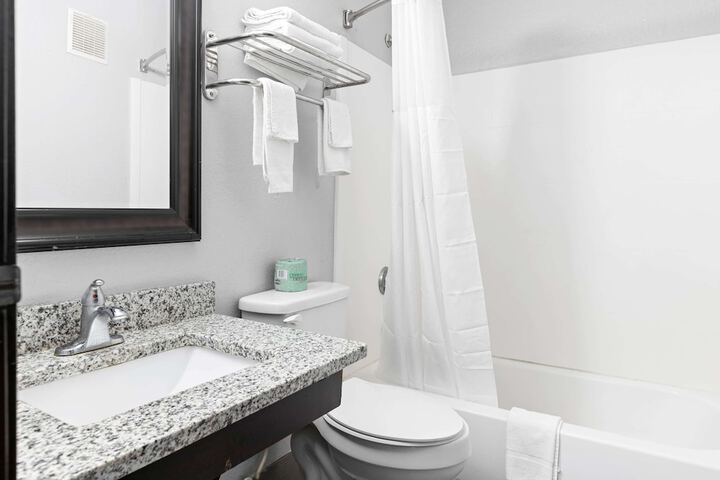 1 Queen Bed Mobility Accessible Bathtub with Grab Bars (2 of 11)