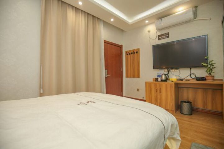 Room 47 of 142