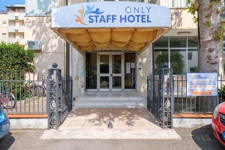 Hotel 7 of 10