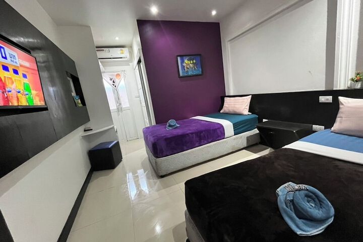 Room 10 of 42