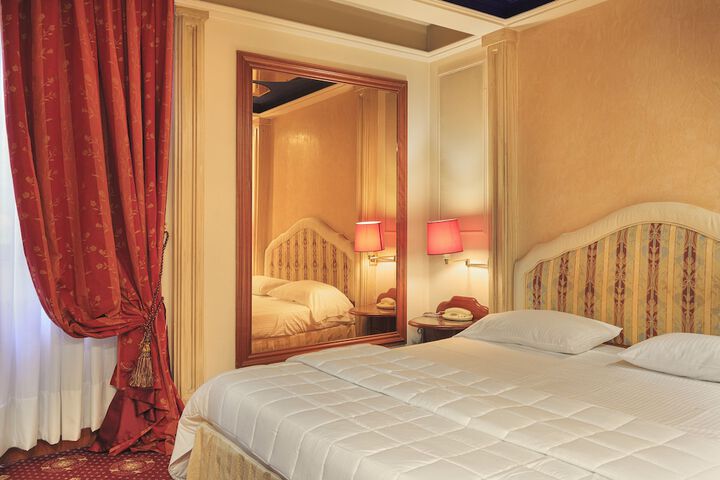 Room 16 of 34