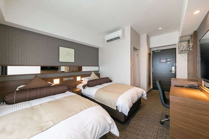 Room 22 of 110