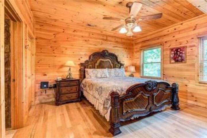 Splashing Sunrise 2 Bedroom Home with Indoor Pool