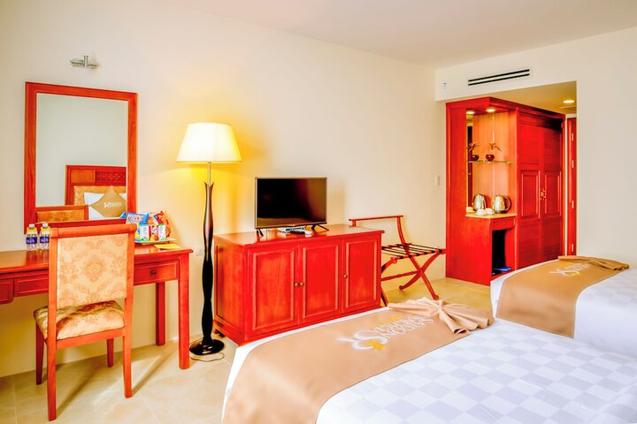 Room 8 of 42