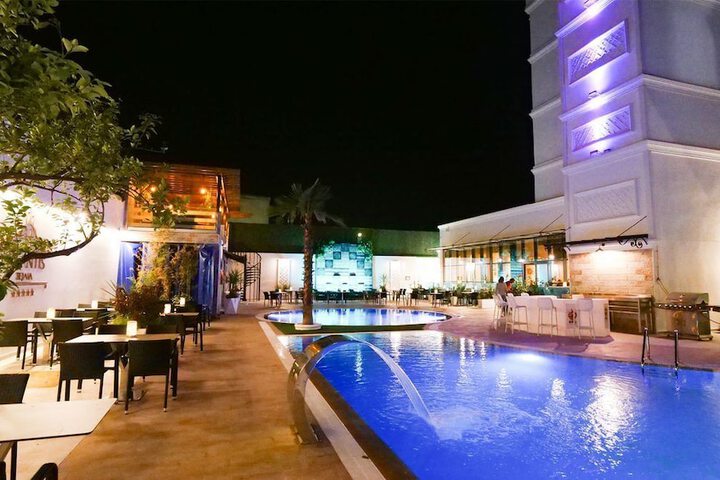 Pool 14 of 25