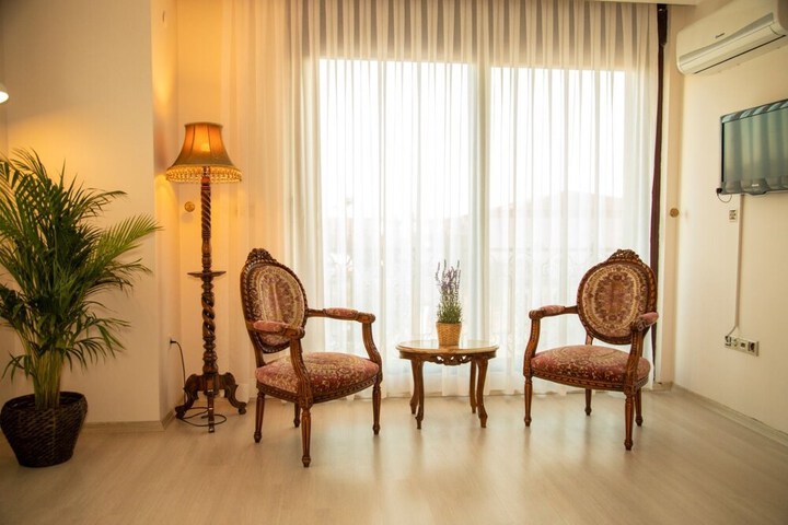 Room 8 of 47