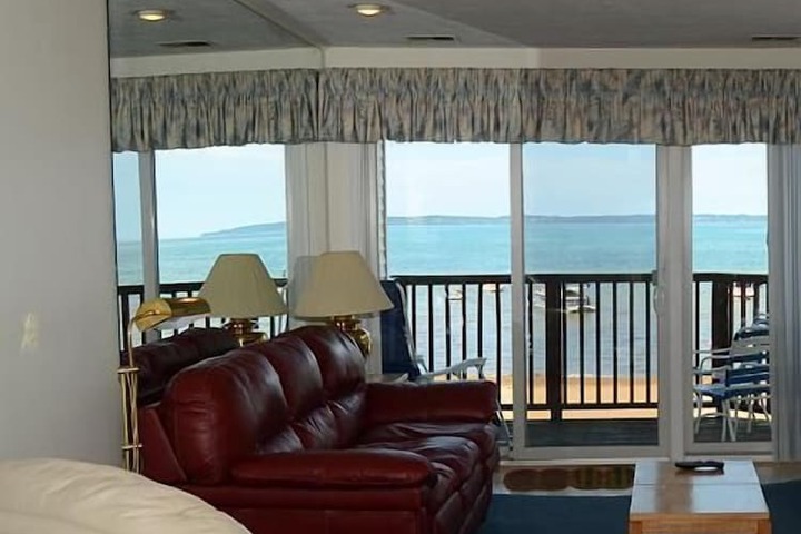 Room 113 of 170