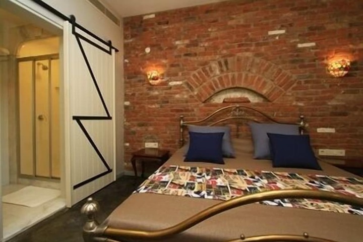 Room 21 of 118