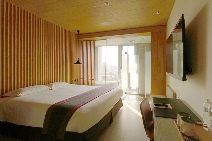 Room 12 of 92