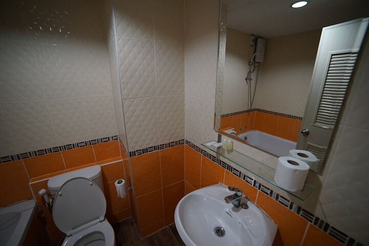 Room 54 of 66