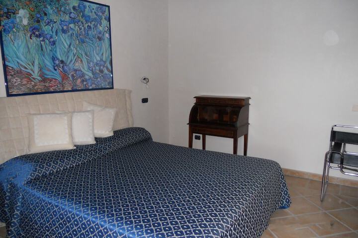Room 19 of 35