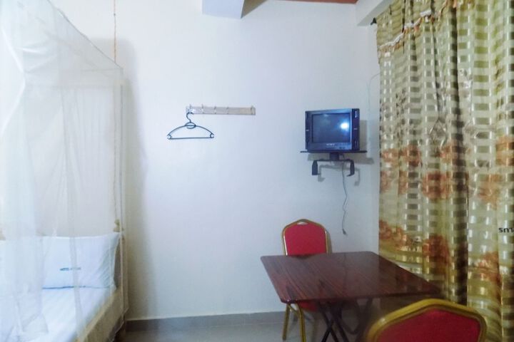Room 28 of 37