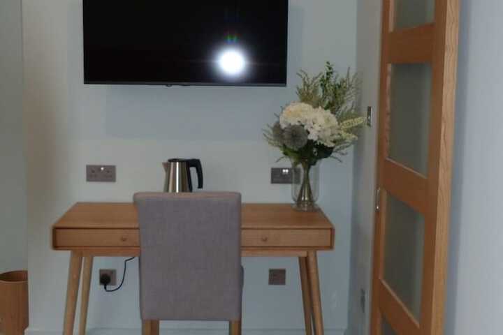 Room 3 of 21