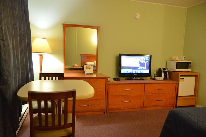 Room 4 of 34
