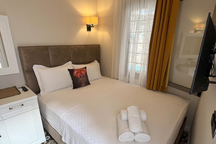 Room 7 of 50