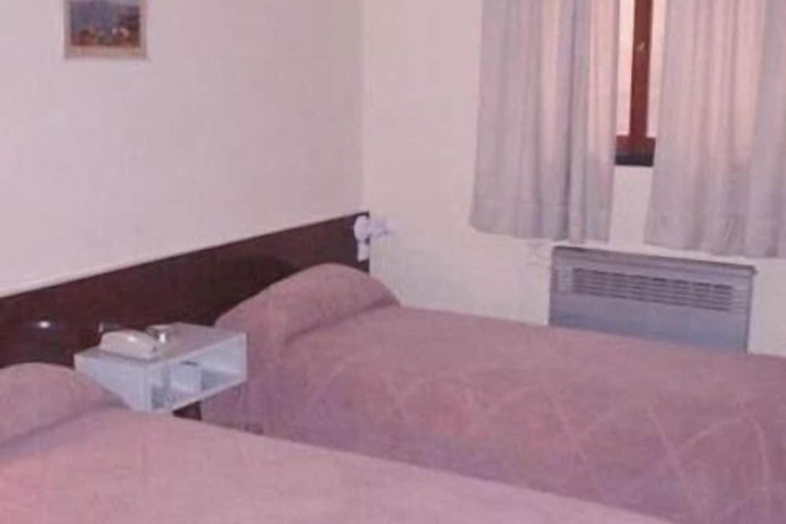 Room 10 of 19