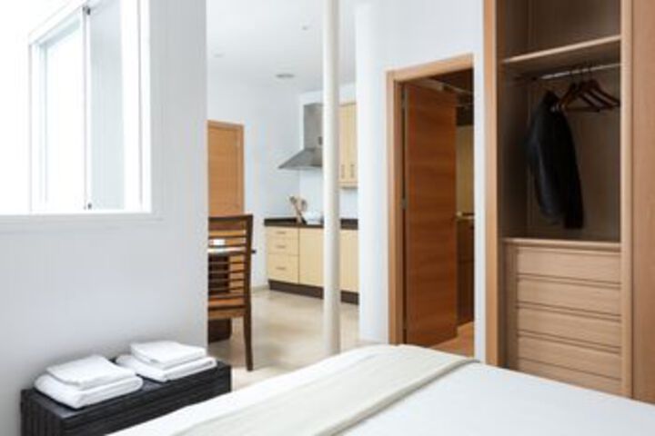 Room 10 of 30