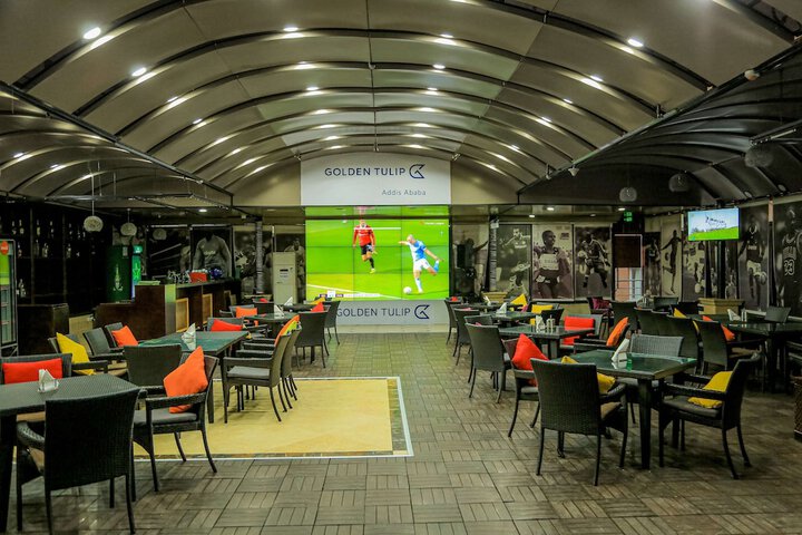 Lounge 70 of 93