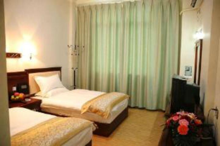 Room 4 of 6