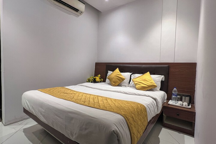 Room 6 of 23