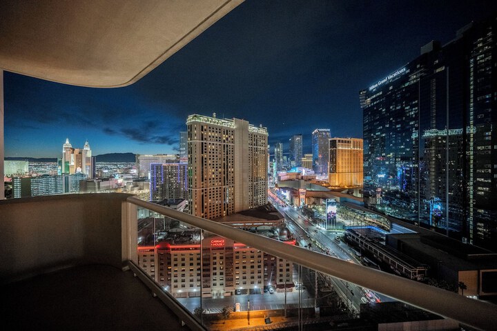 Hotel View 399 of 438