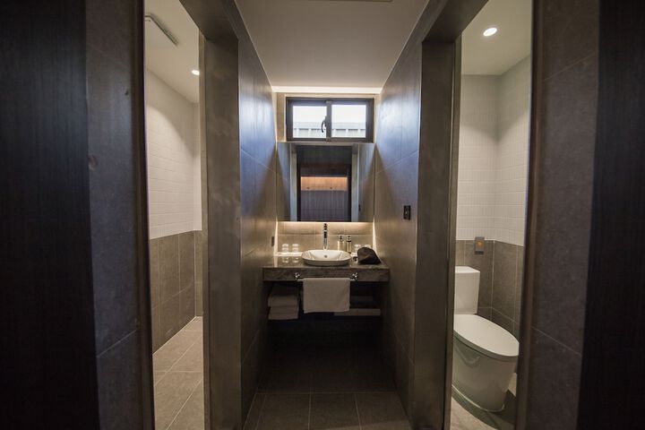 Room 70 of 243