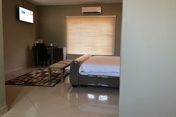 Room 14 of 48