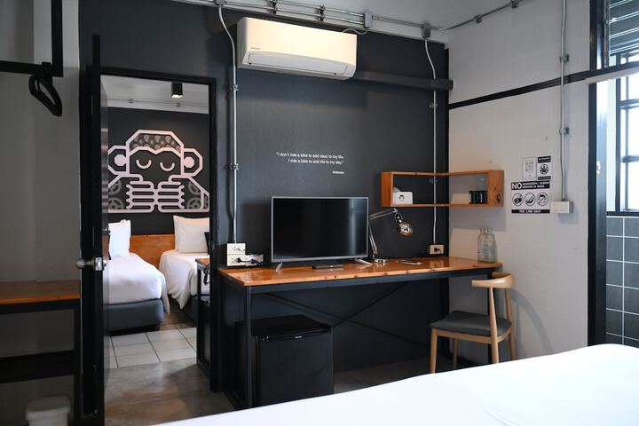Room 17 of 49