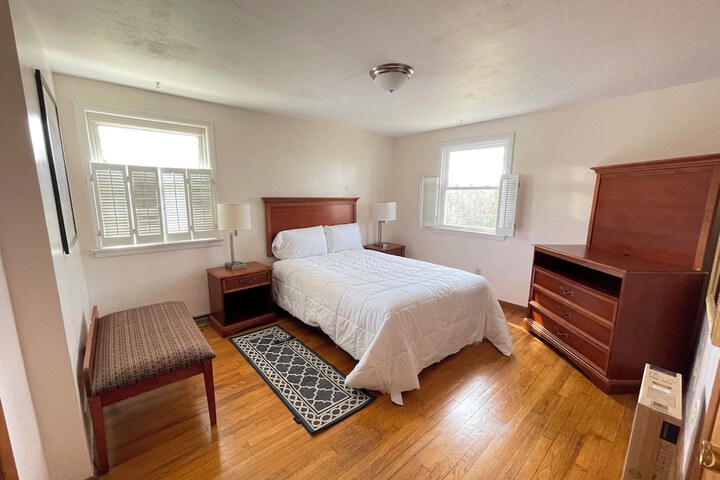 Room 37 of 104