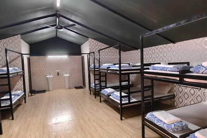 Room 4 of 14