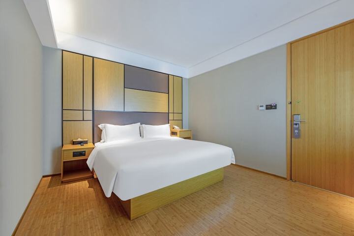 Room 4 of 51