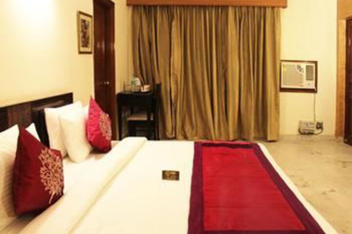 Room 7 of 19