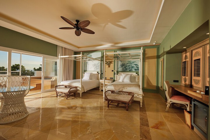 Room 26 of 125