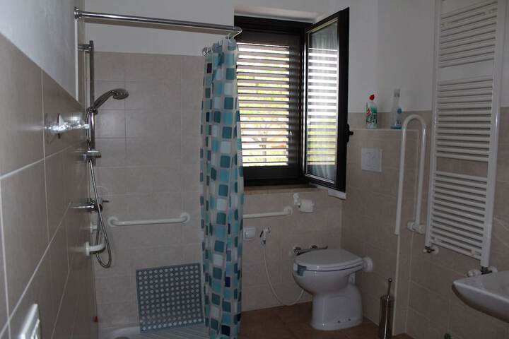 Room 25 of 25