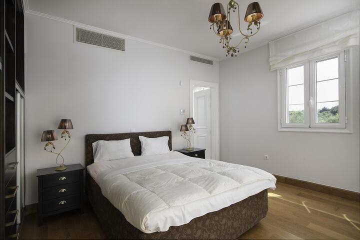 Room 3 of 22