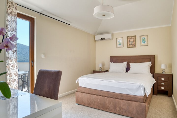 Room 30 of 62